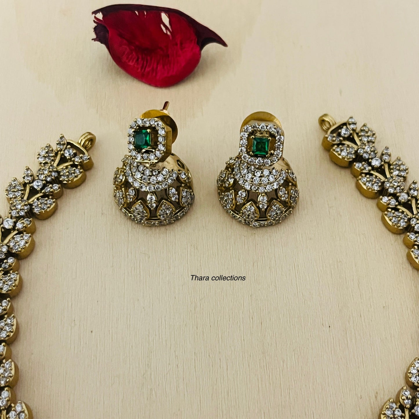 Elegant Emerald Bridal Necklace Set