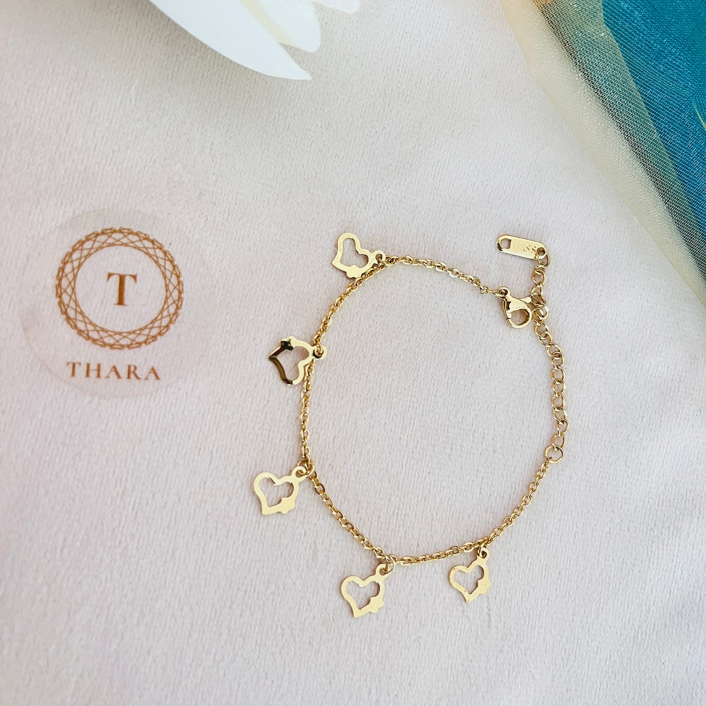 Elegant Heart Charm Chain Bracelet