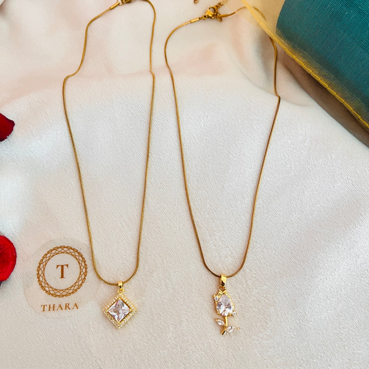 Stunning Tulip / Diamond Shape Pendant Chain