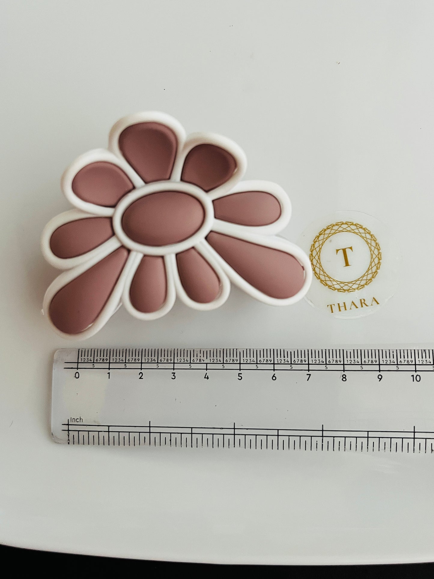 Daisy Flower Shaped Medium Claw Clip – Matte Finish