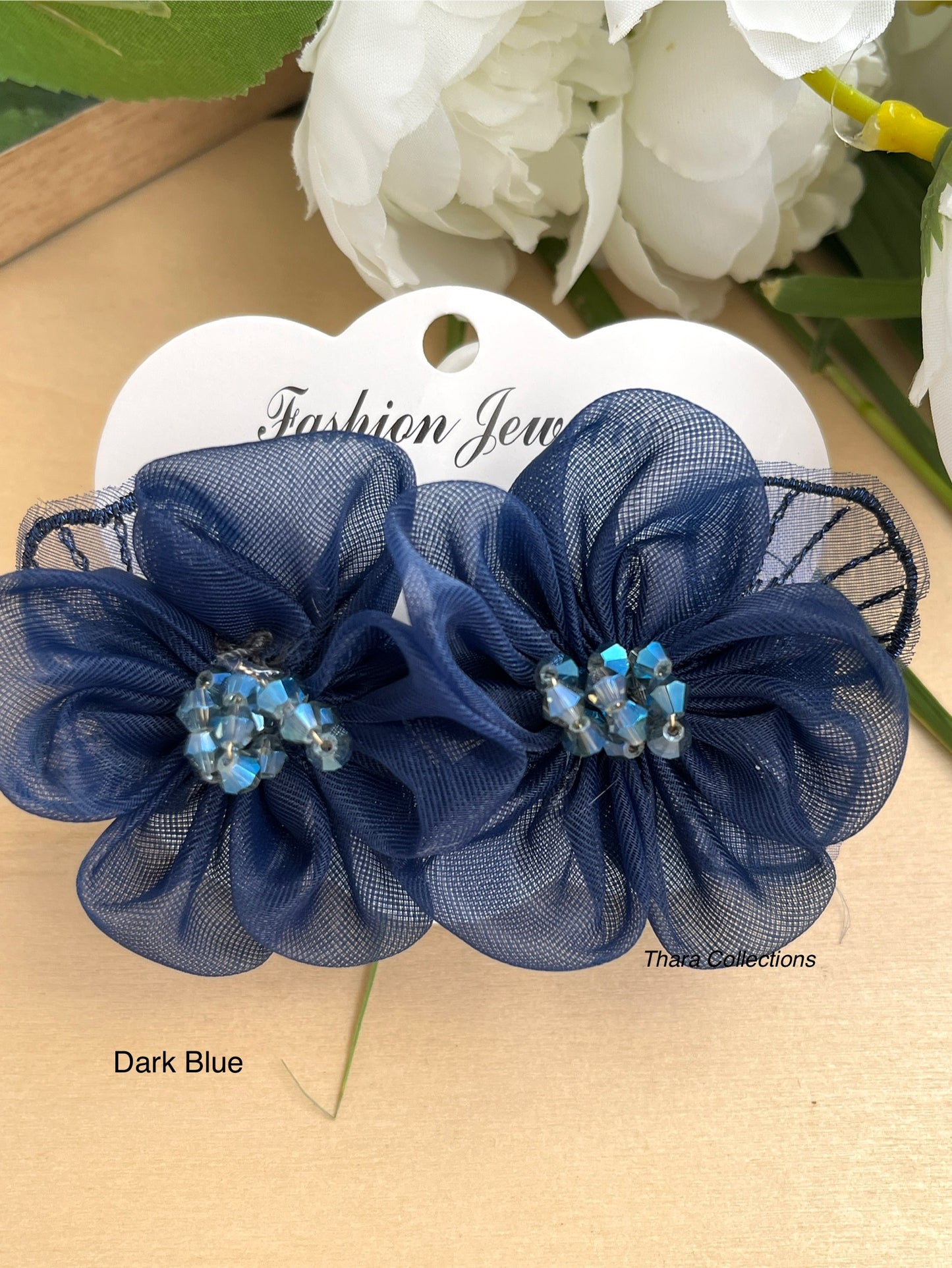 Bloom & Shine – Dual Flower Center Hair Clip