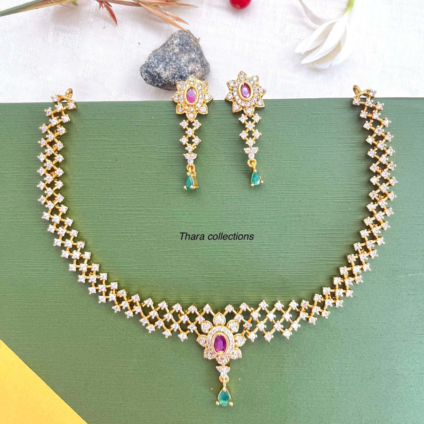 Elegant Diamond-Cut Choker Necklace Set