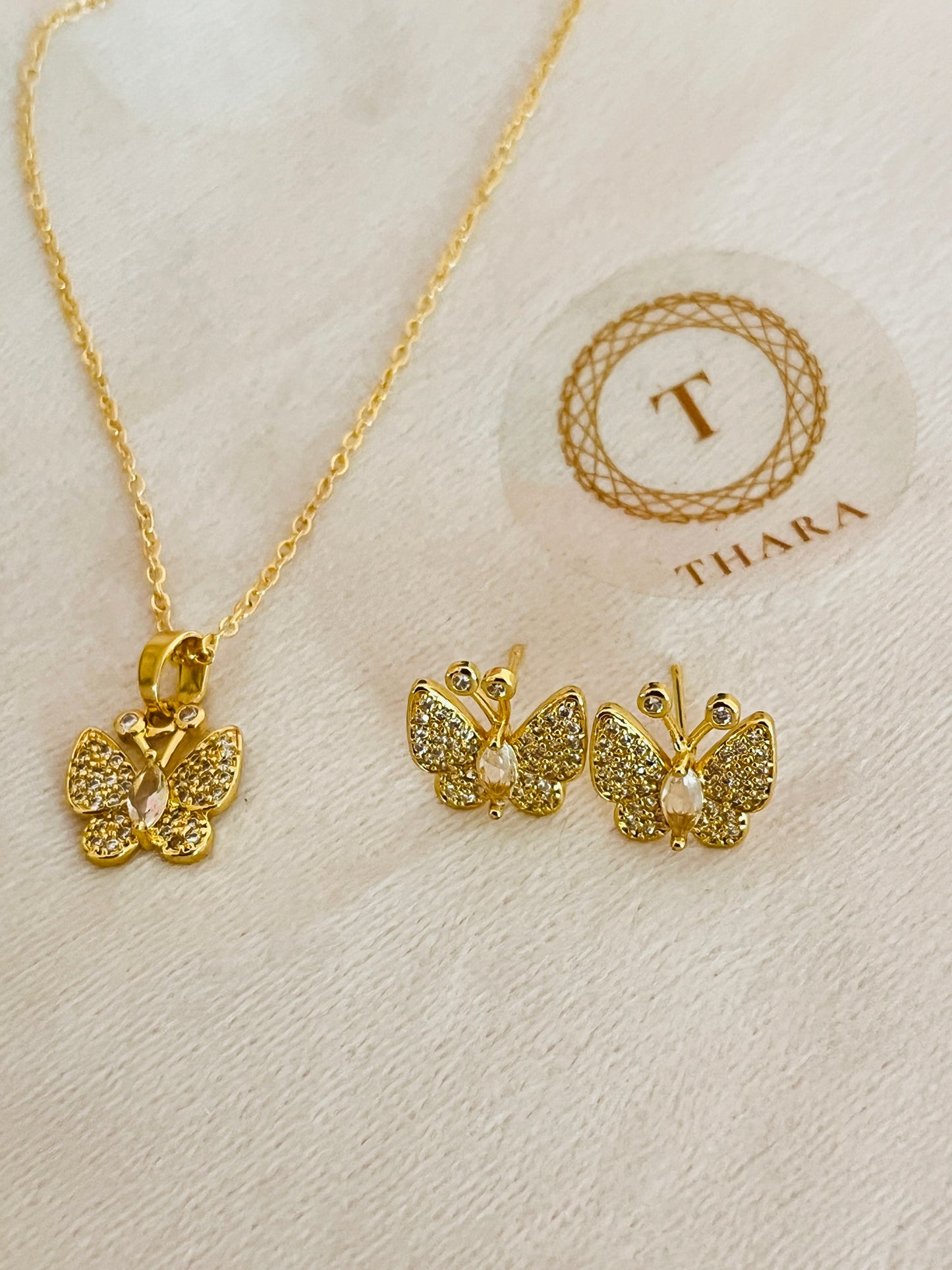 Minimal Butterfly Pendant Chain with Earrings