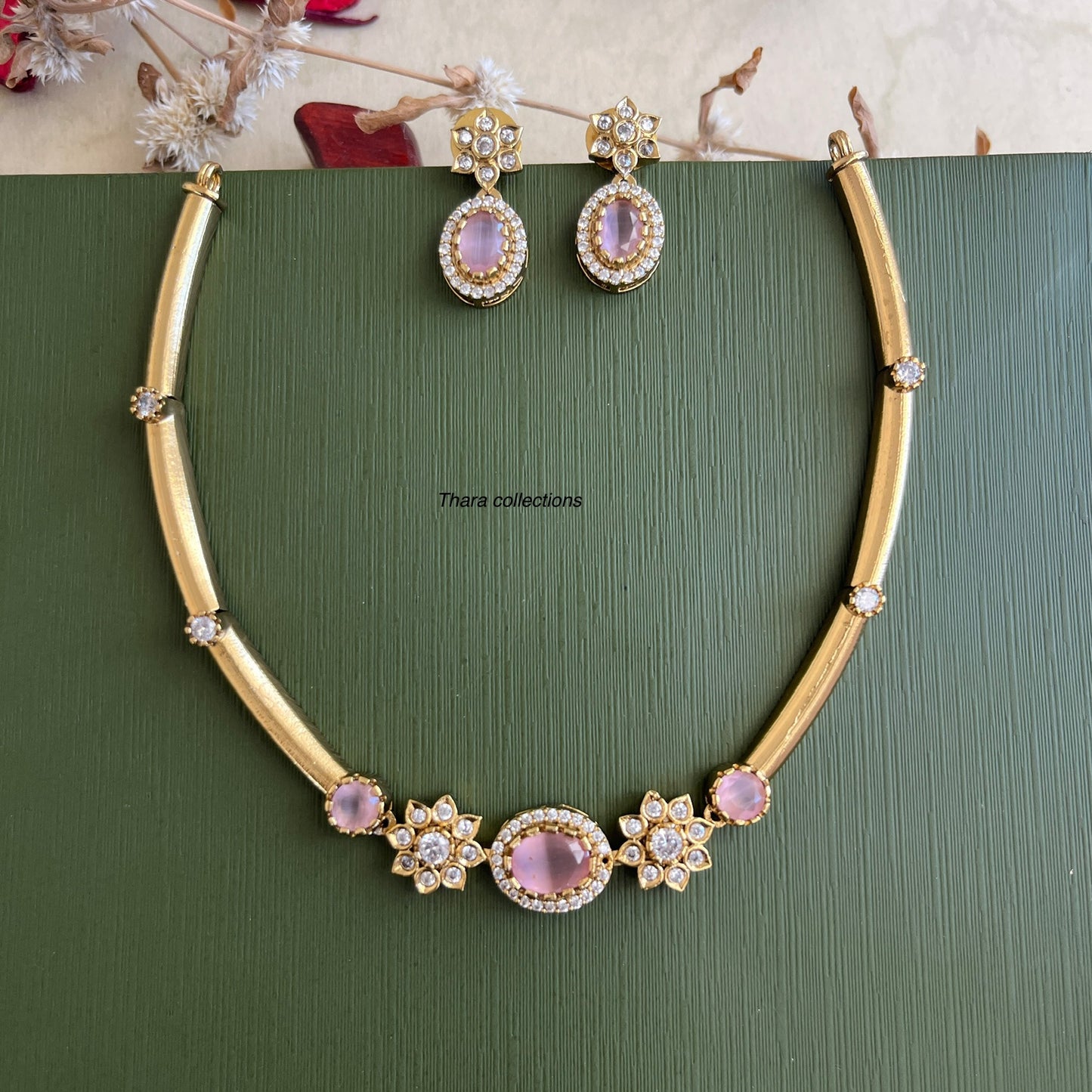 6 Stunning Colors, One Elegant Necklace