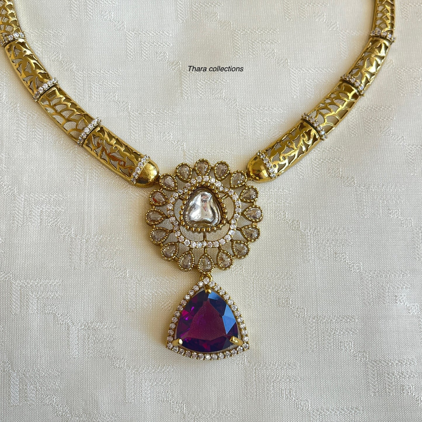 Royal Antique Necklace Set – Statement Elegance