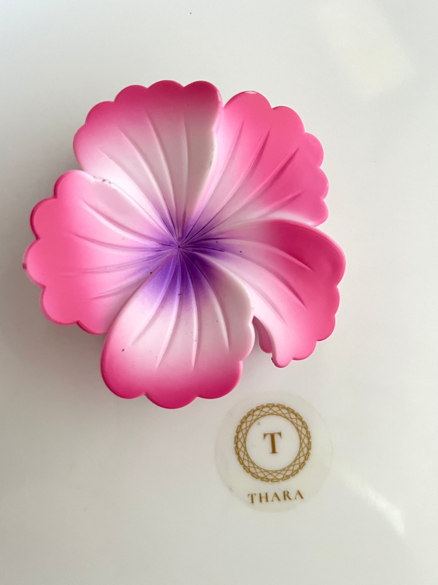 Gradient Hibiscus Floral Hair Claw Clip – Multicolor