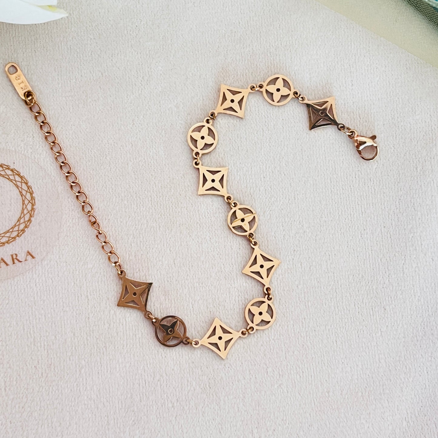 Kiyu Ziyu Rose Gold Chain Bracelet