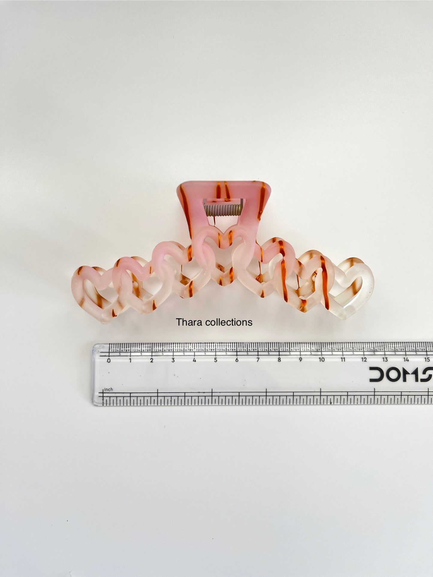 Heart Link Hair Claw Clip – Stylish & Sturdy