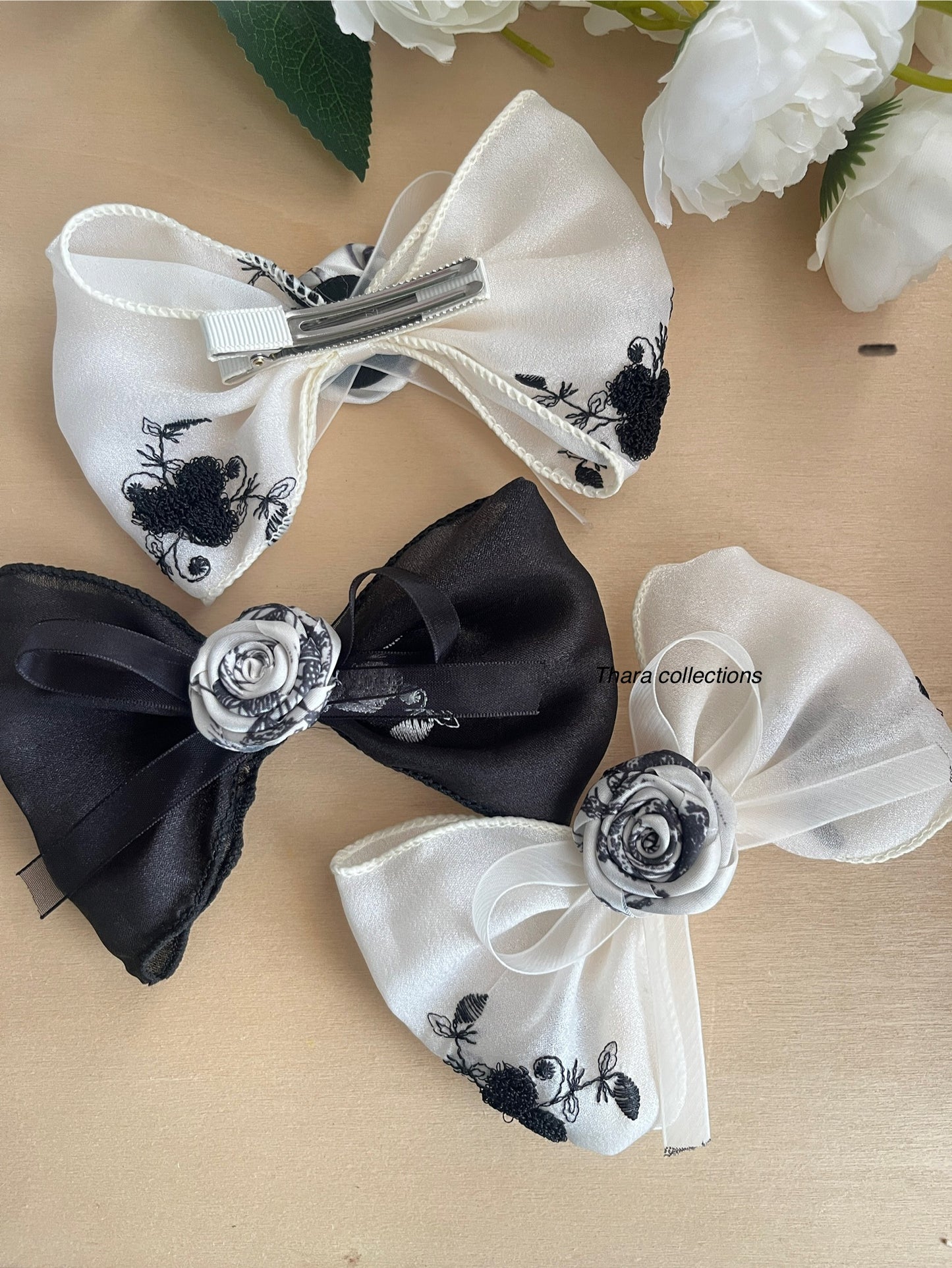 Black & White Floral Elegance Hair Bows