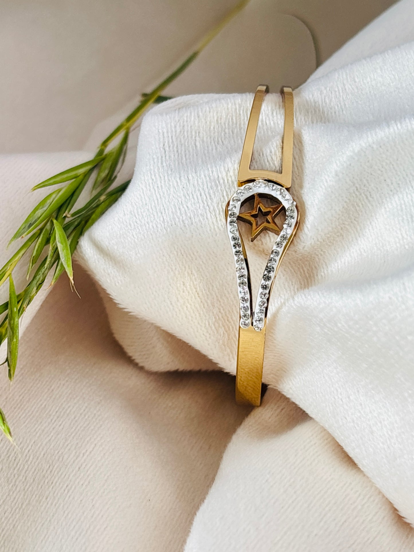 Star Stone Lock Antitarnish Kada