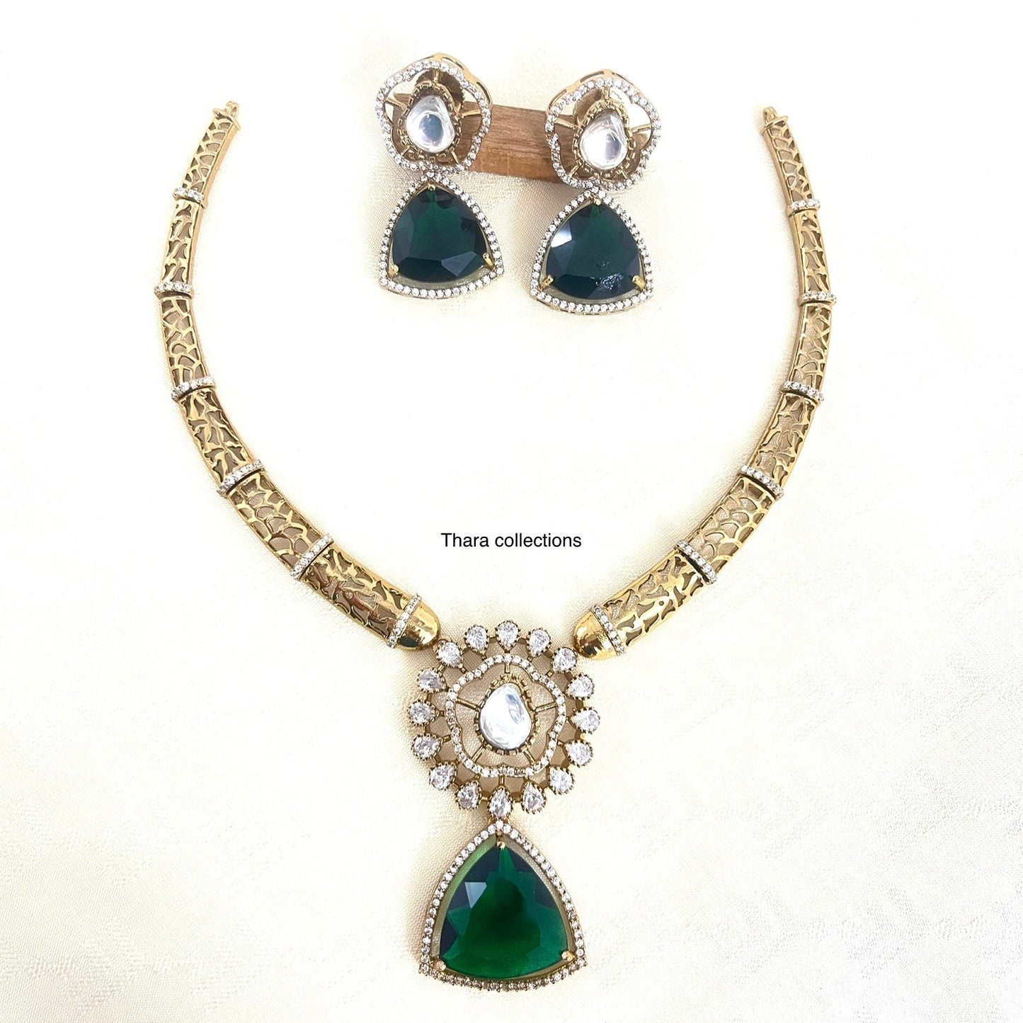 Emerald Green Royalty Necklace Set