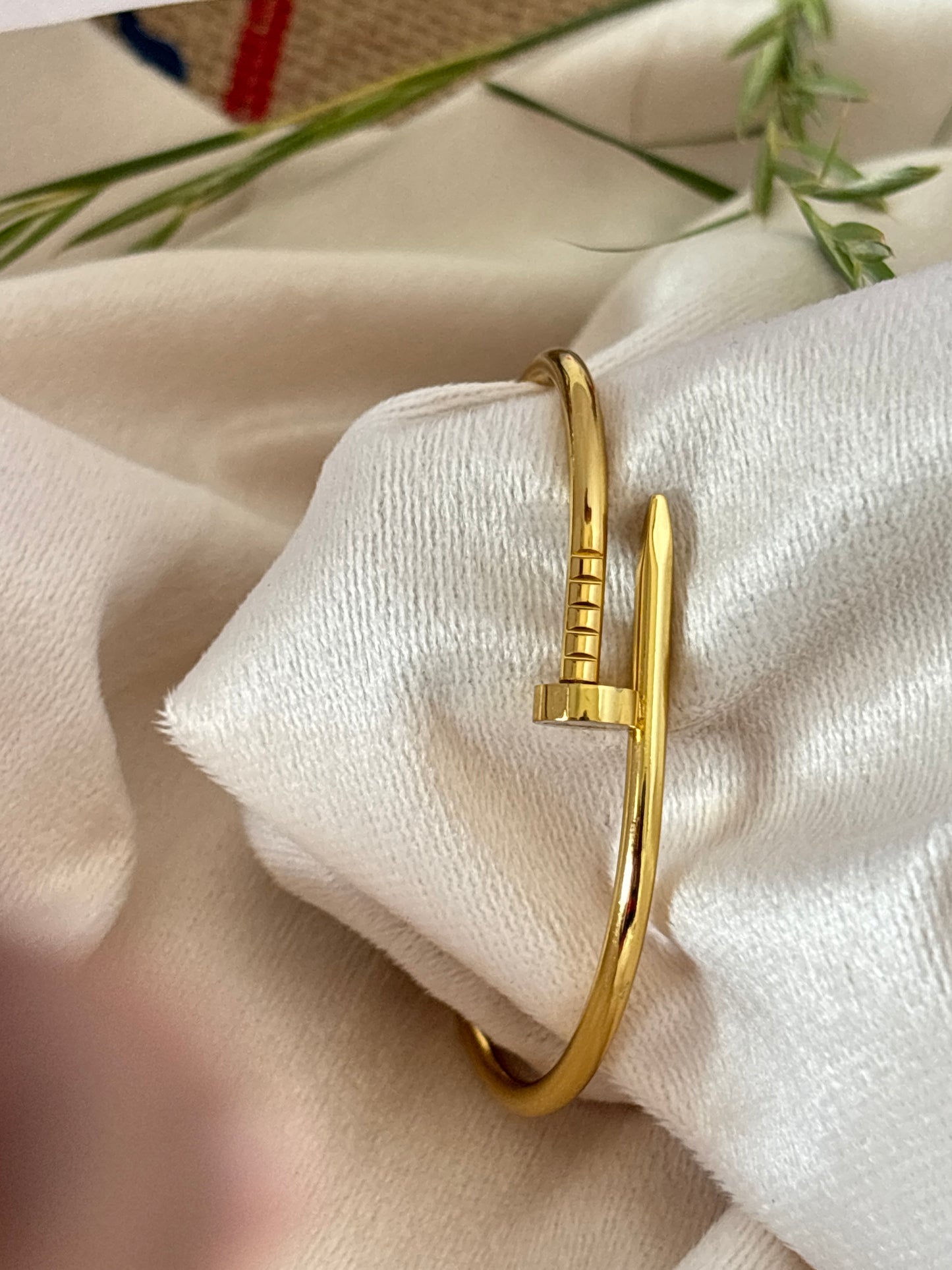Trendy Nail Antitranish Bracelet