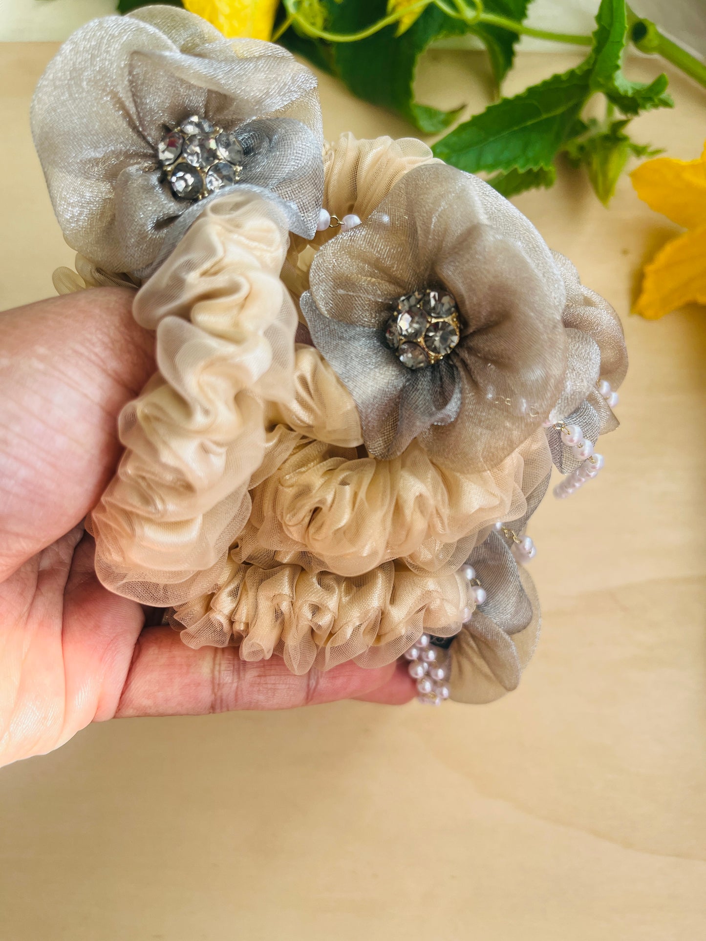 Pearl hanging dual floral Scrunchies