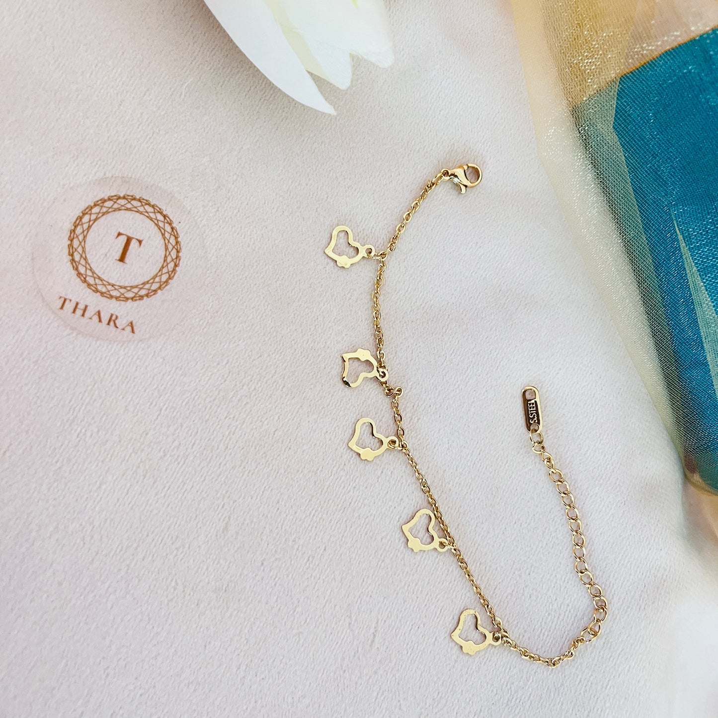 Elegant Heart Charm Chain Bracelet