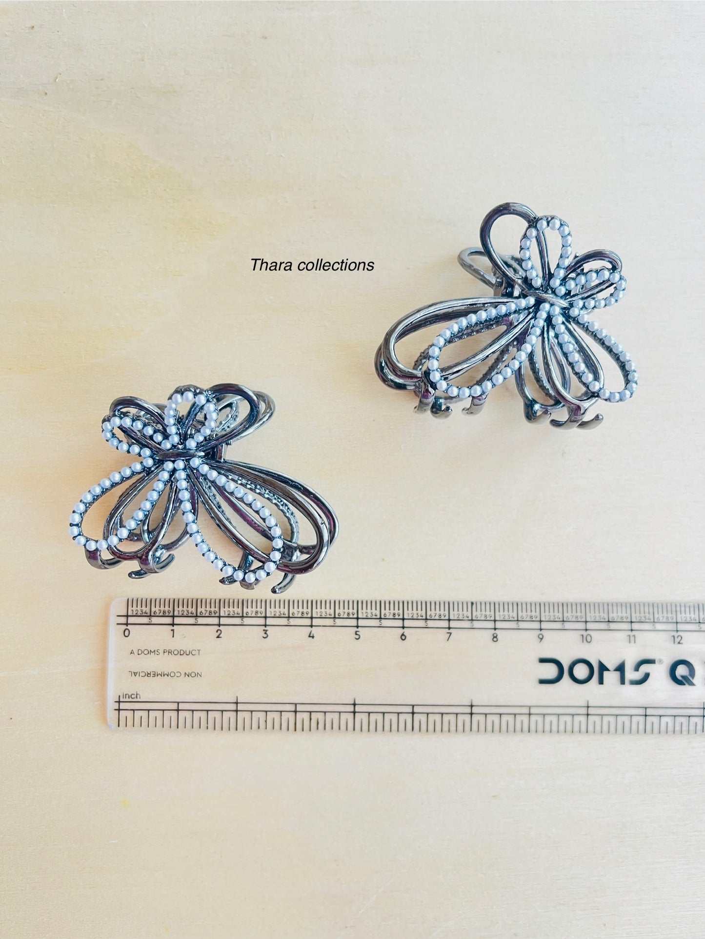 Elegant Pearl-Embellished Butterfly Hair Claw Clip