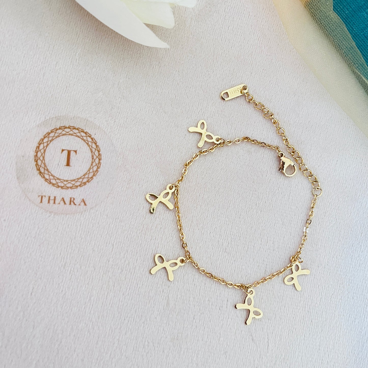 Elegant Bow Charm Chain Bracelet