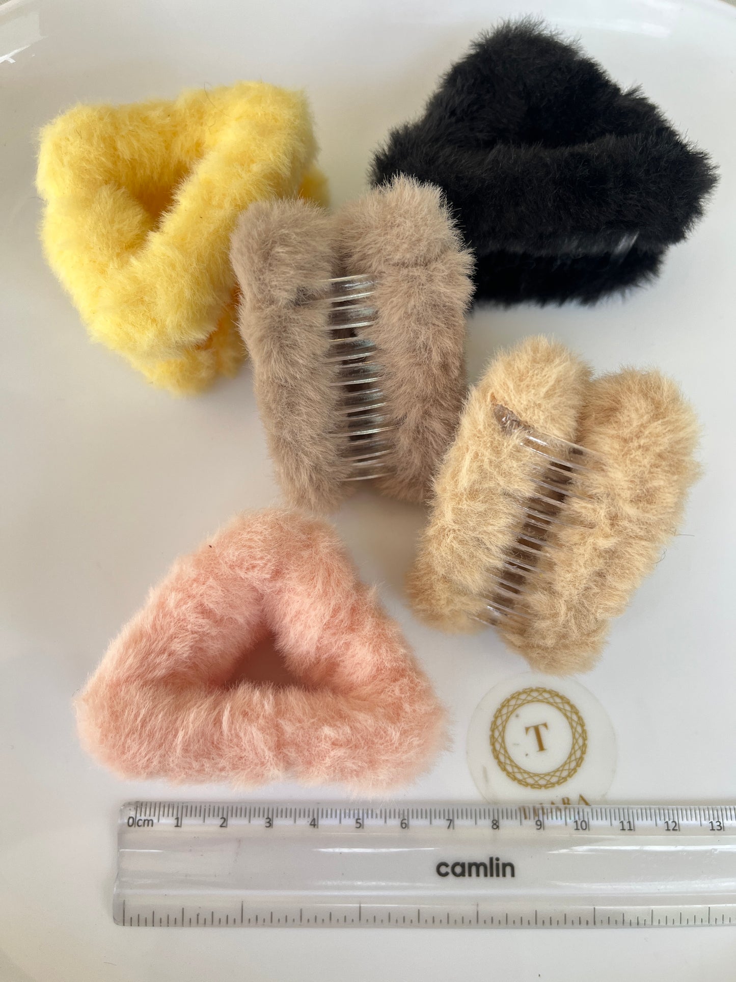 Triangular Shape Fur HairClawClip