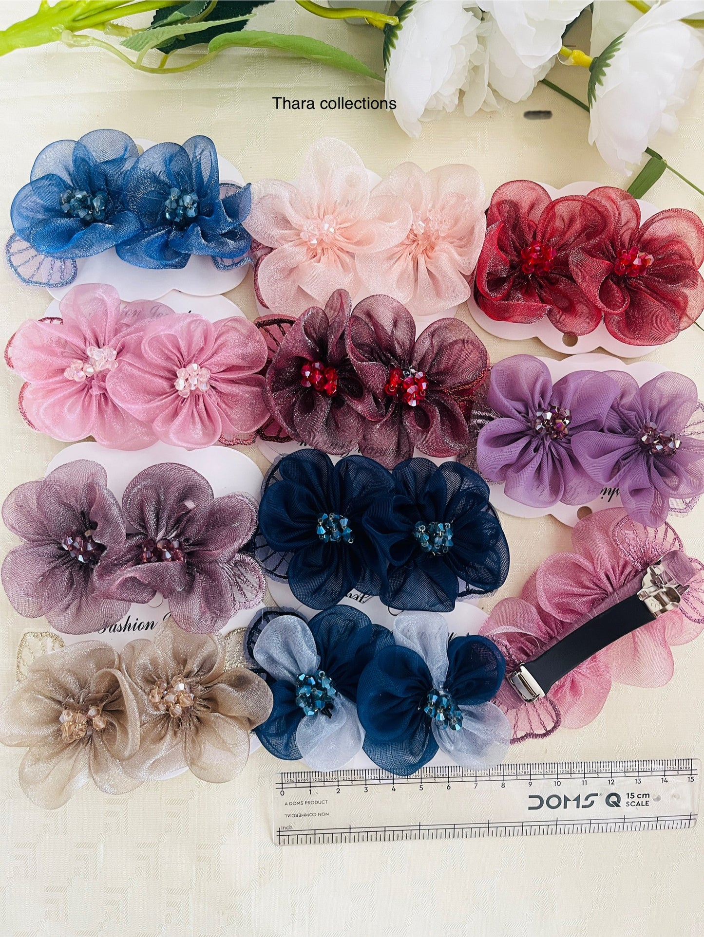 Bloom & Shine – Dual Flower Center Hair Clip
