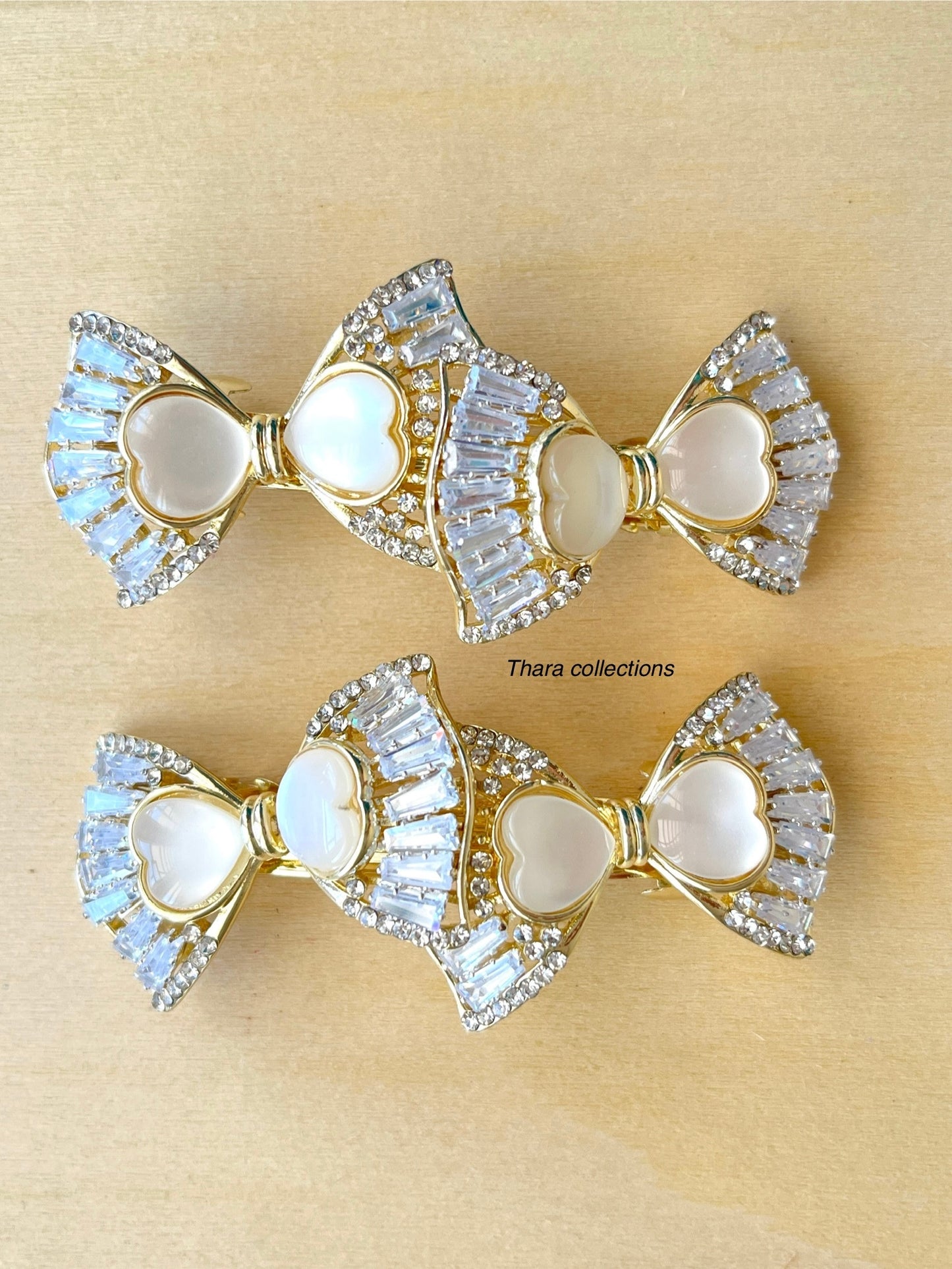Elegant Heart Bow Hair Clip – Crystal Embellished