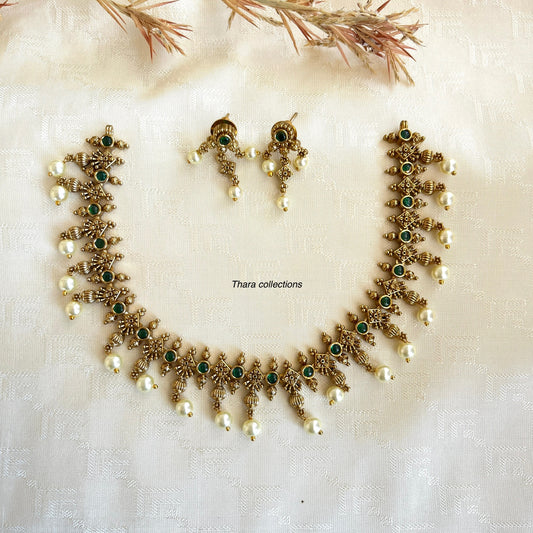 Antique Gold Green Stone Necklace Set – Timeless Heritage
